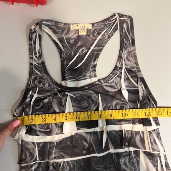 XXI Ruffled Tier Top, Size M - Picture 9 of 10
